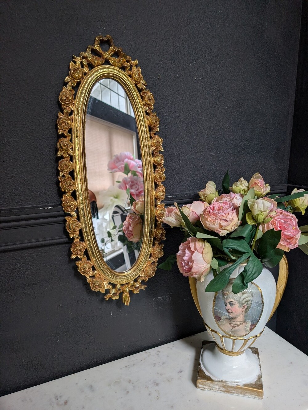 Vintage Syroco Gold Roses & Bow Detail Oval frame Accent Wall Mirror 25" x 10.5"